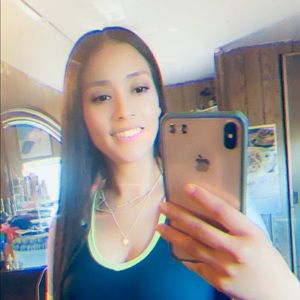 Meet your Posher, Ester